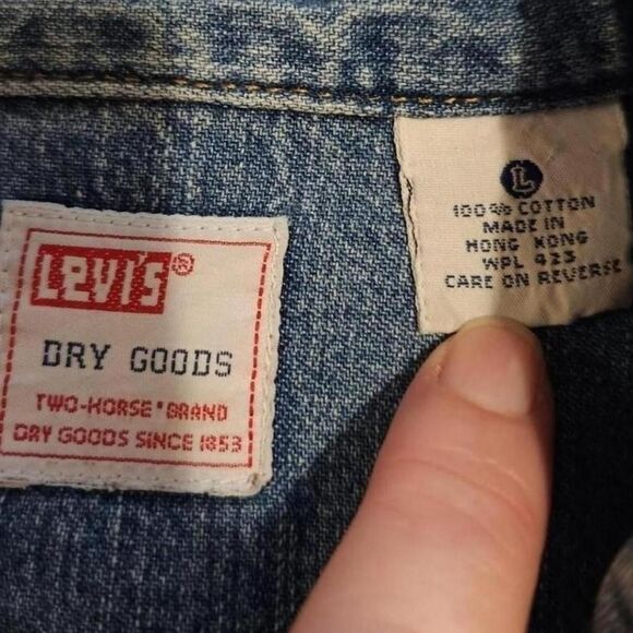 Vintage 90s Levi's blue denim collared long sleeve basic button down shirt - Picture 4 of 4